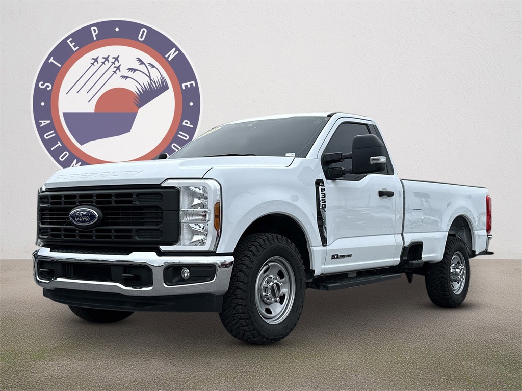 2024 Ford F-350 Super Duty XL's photo