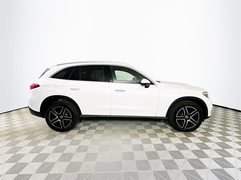 2026 Mercedes Benz GLC 300 4MATIC photo 8