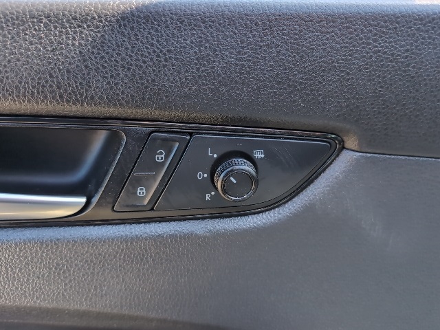 2021 Volkswagen Passat 2.0T SE photo 17