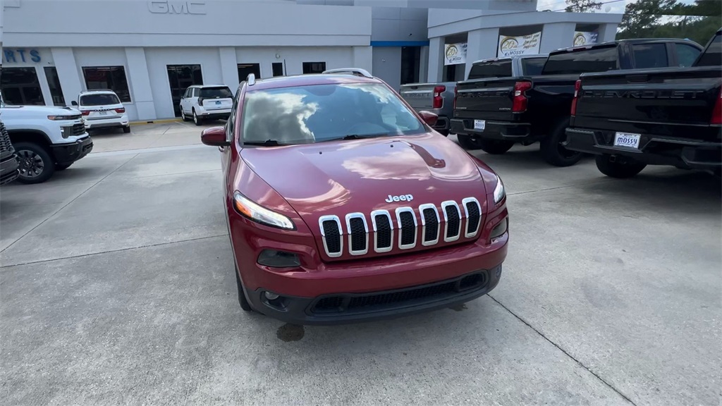2017 Jeep Cherokee Latitude photo 2