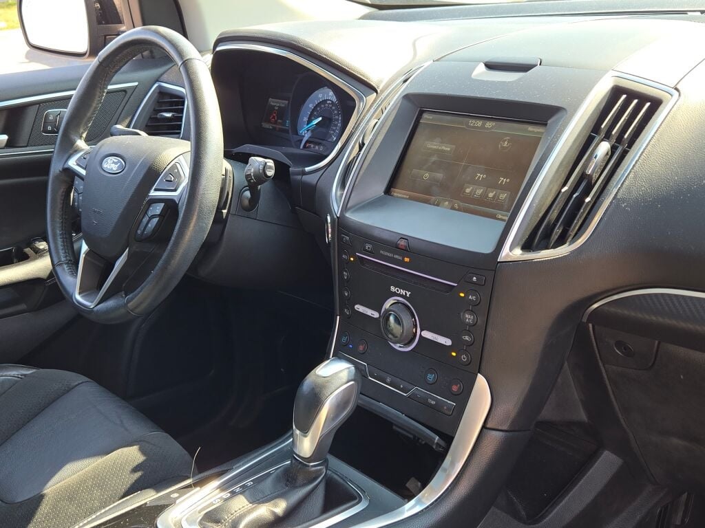 2015 Ford Edge Sport photo 5