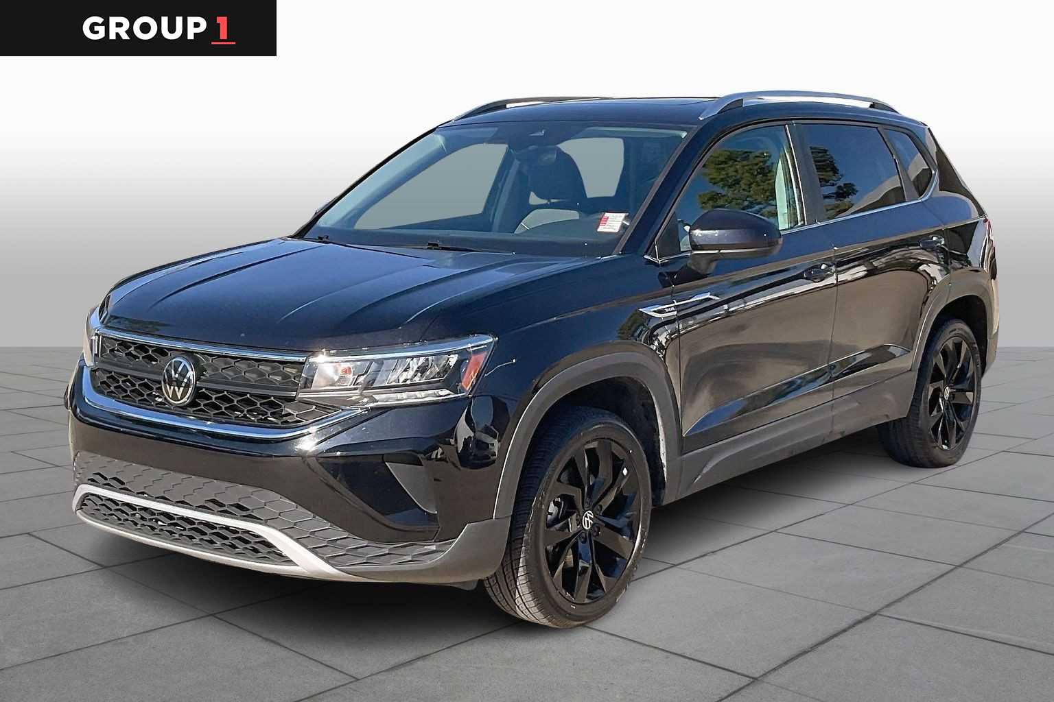 2024 Volkswagen Taos SE's photo