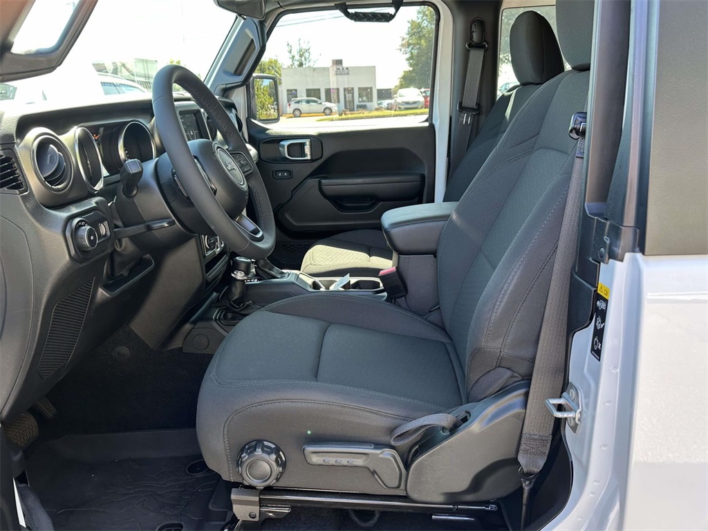 2023 Jeep Wrangler Sport photo 4