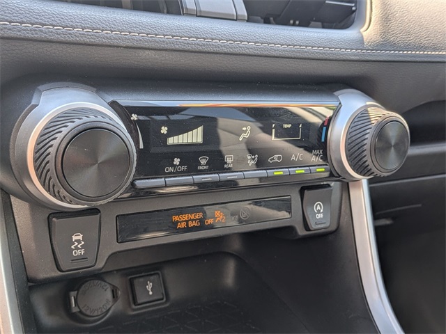 2021 Toyota RAV4 LE photo 16