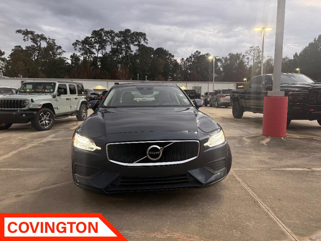 2020 Volvo S60 Momentum's photo