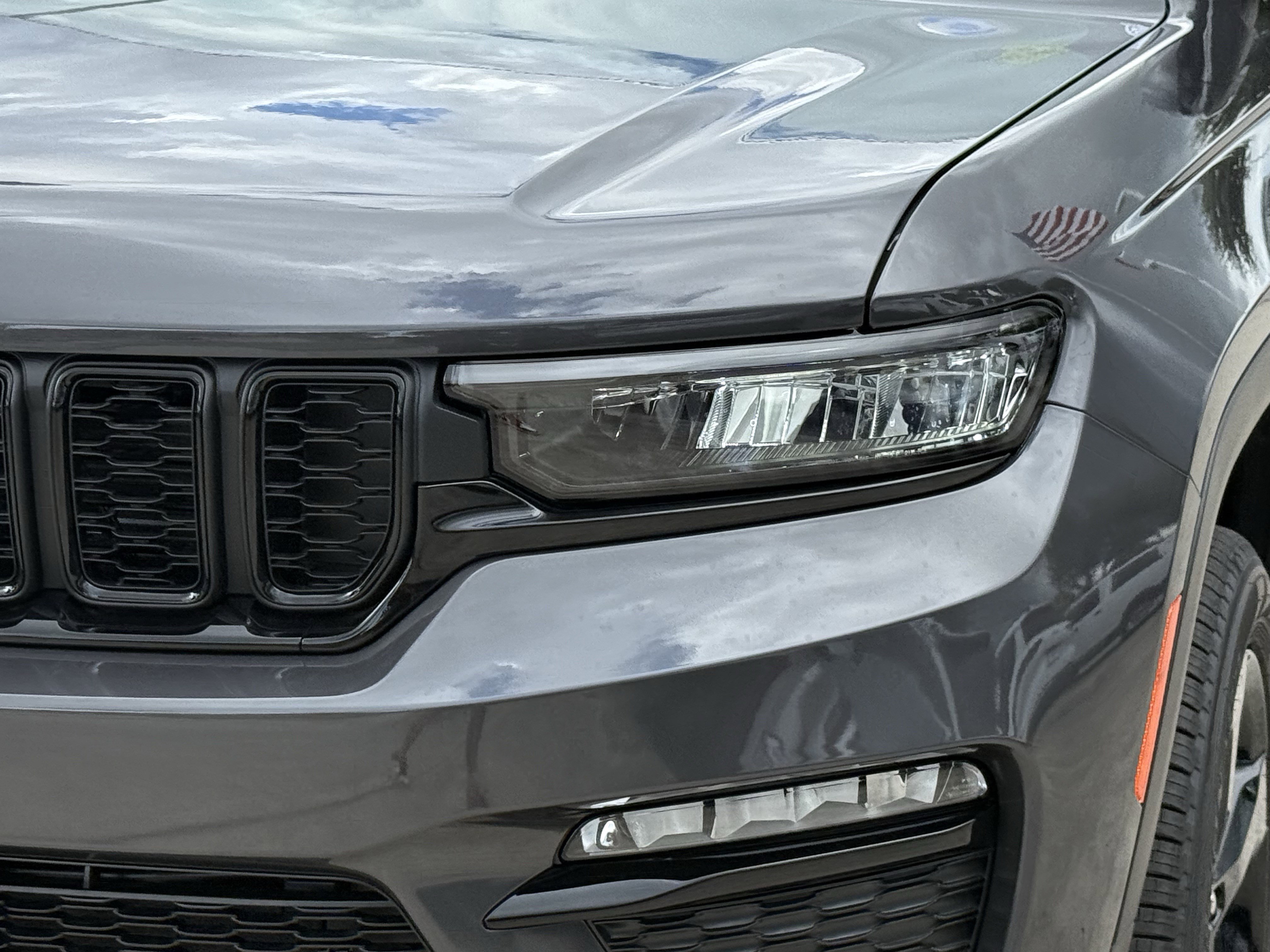 2025 Jeep Grand Cherokee Limited photo 4