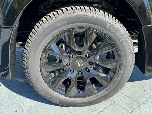 2025 Chevrolet Express Cargo 2500 photo 2