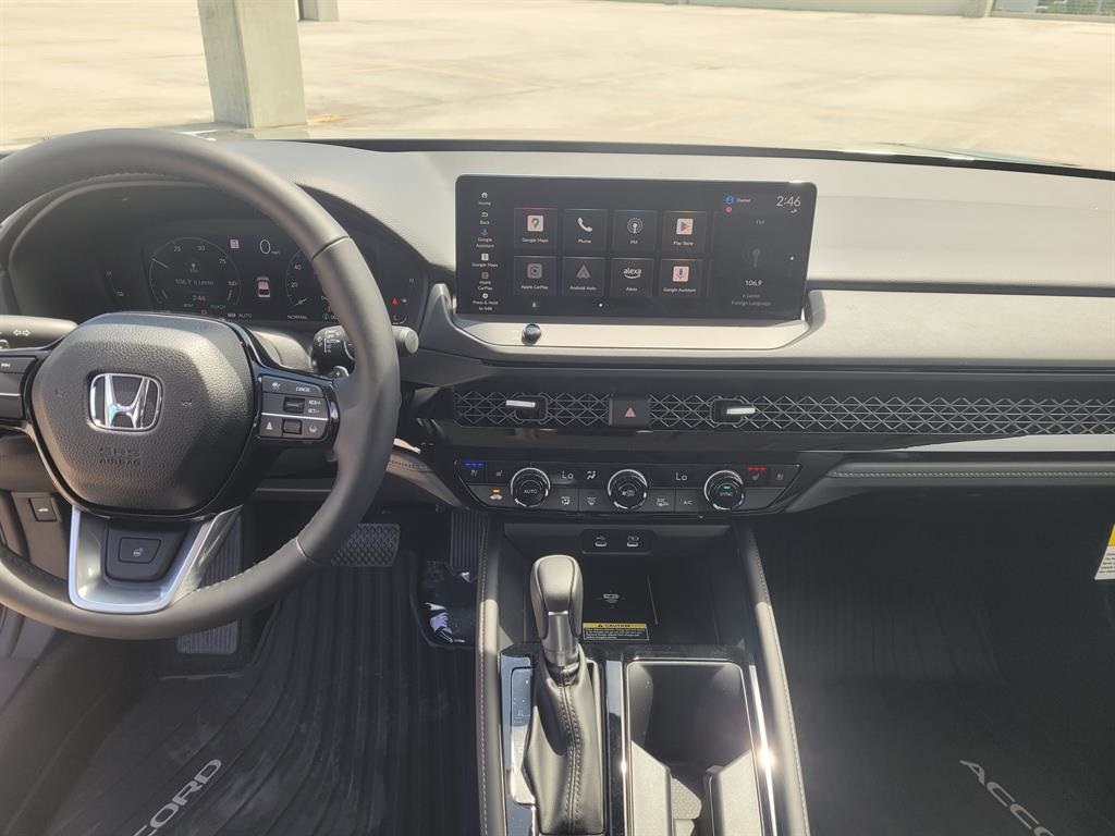 2025 Honda Accord Hybrid Touring photo 10