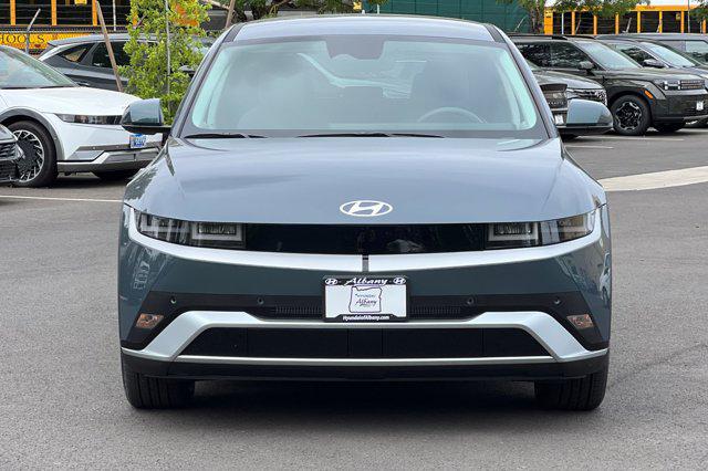2025 Hyundai Ioniq 5 SE photo 3