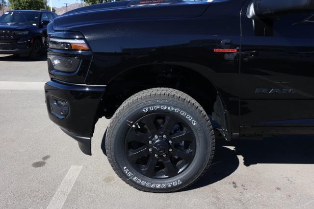 New 2026 Diamond Black Crystal Pearl-Coat Exterior Paint RAM Laramie Night Edition image 10