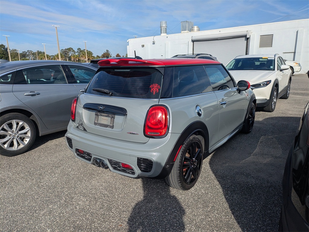 2017 Mini Cooper 2 Door Hardtop photo 2