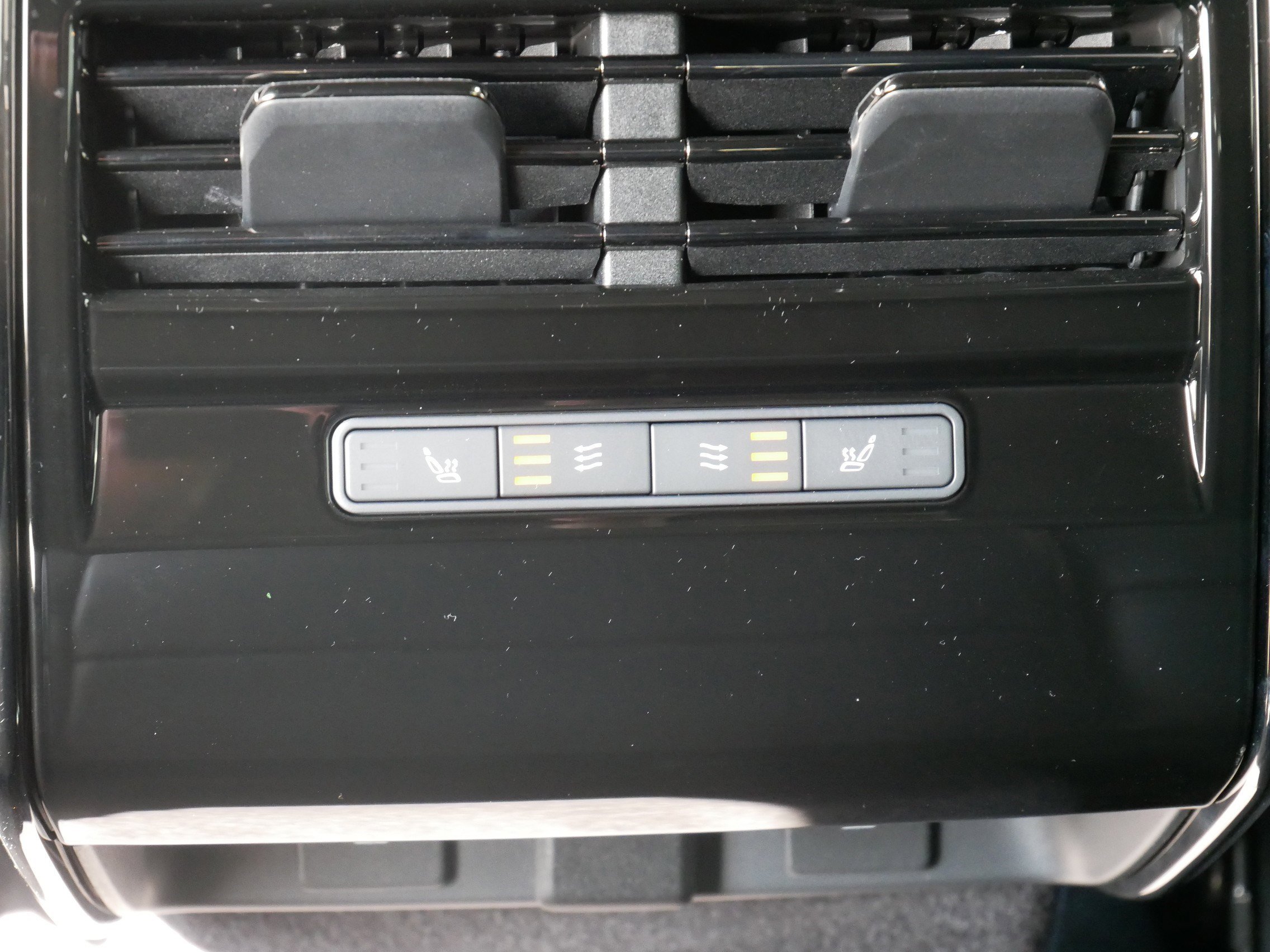 2025 Land Rover Range Rover Sport SE photo 7