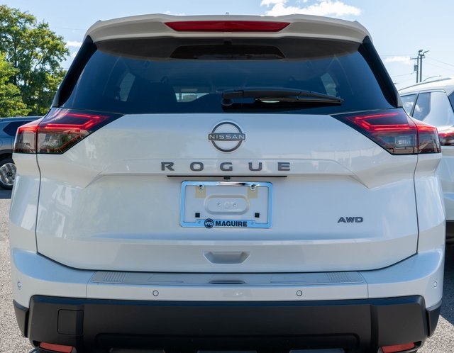 2026 Nissan Rogue SV photo 5