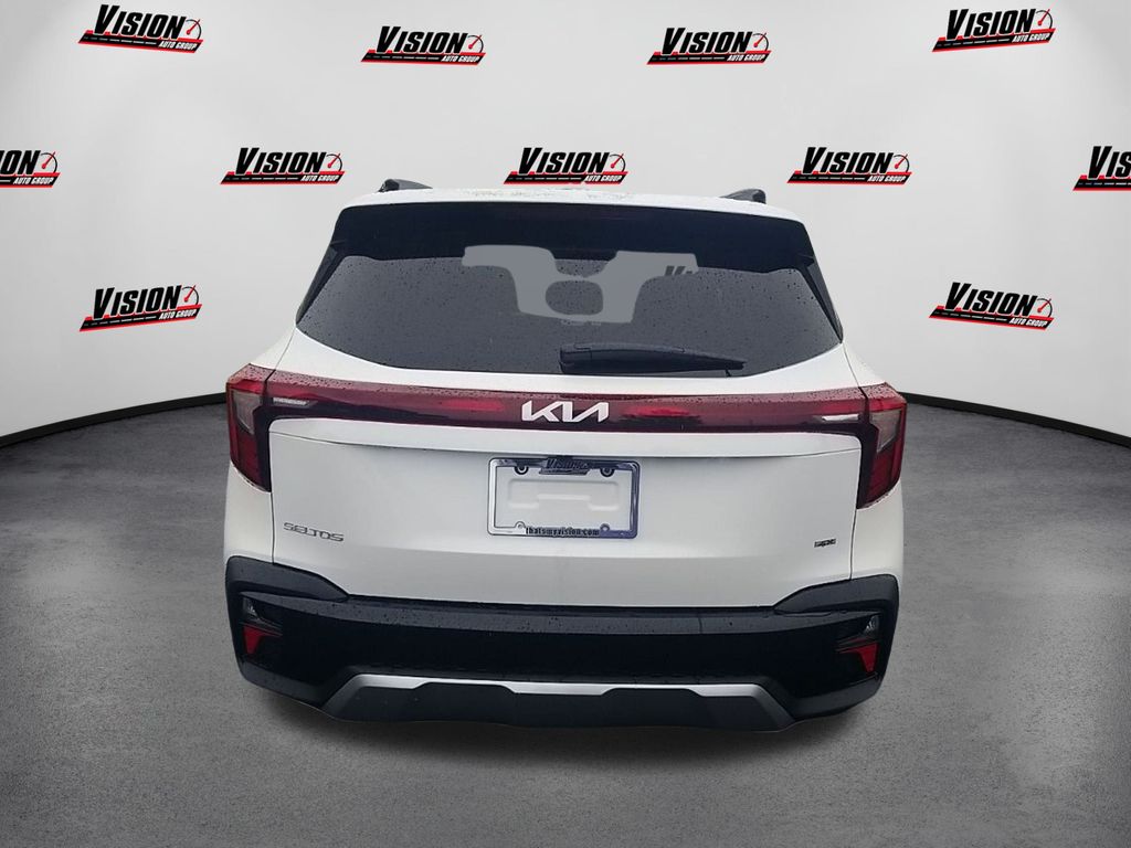 2024 Kia Seltos S photo 6