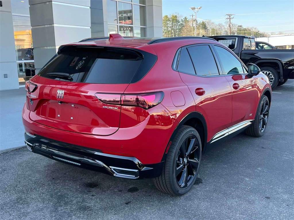 2025 Buick Envision Sport Touring photo 3