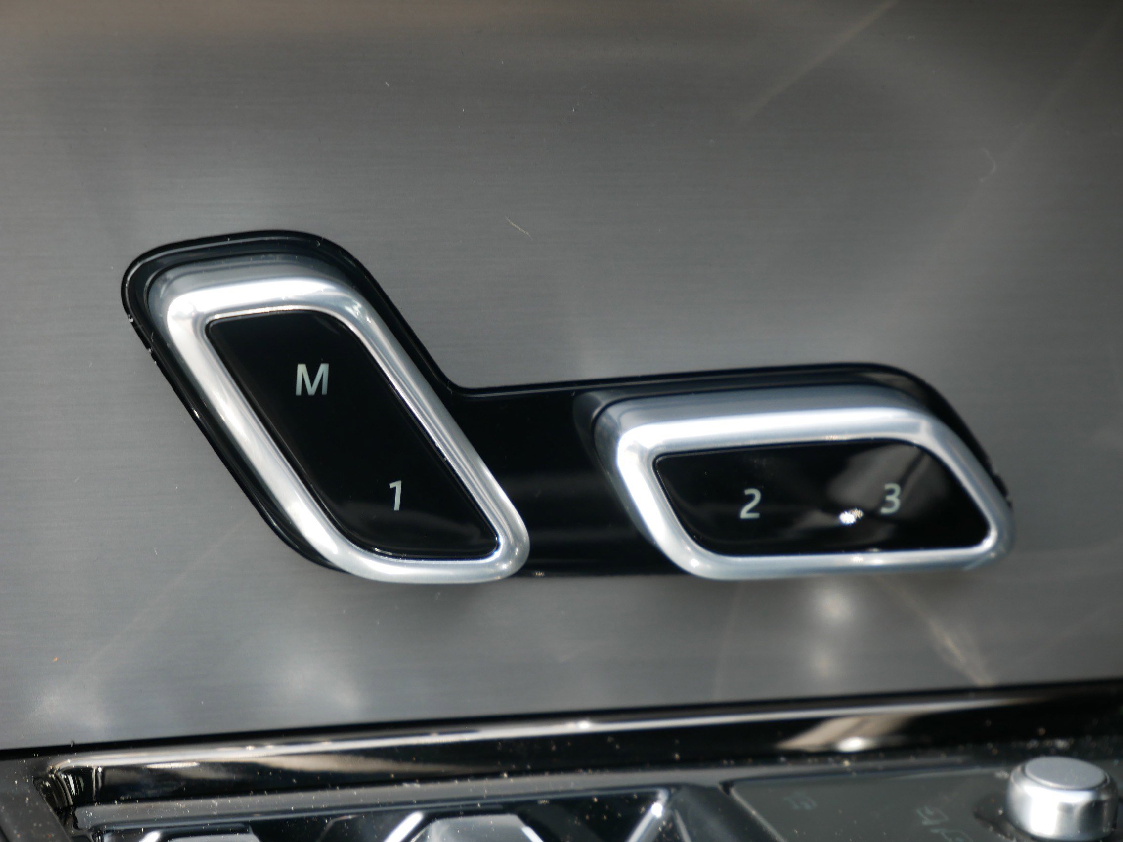 2025 Land Rover Range Rover Sport SE photo 5