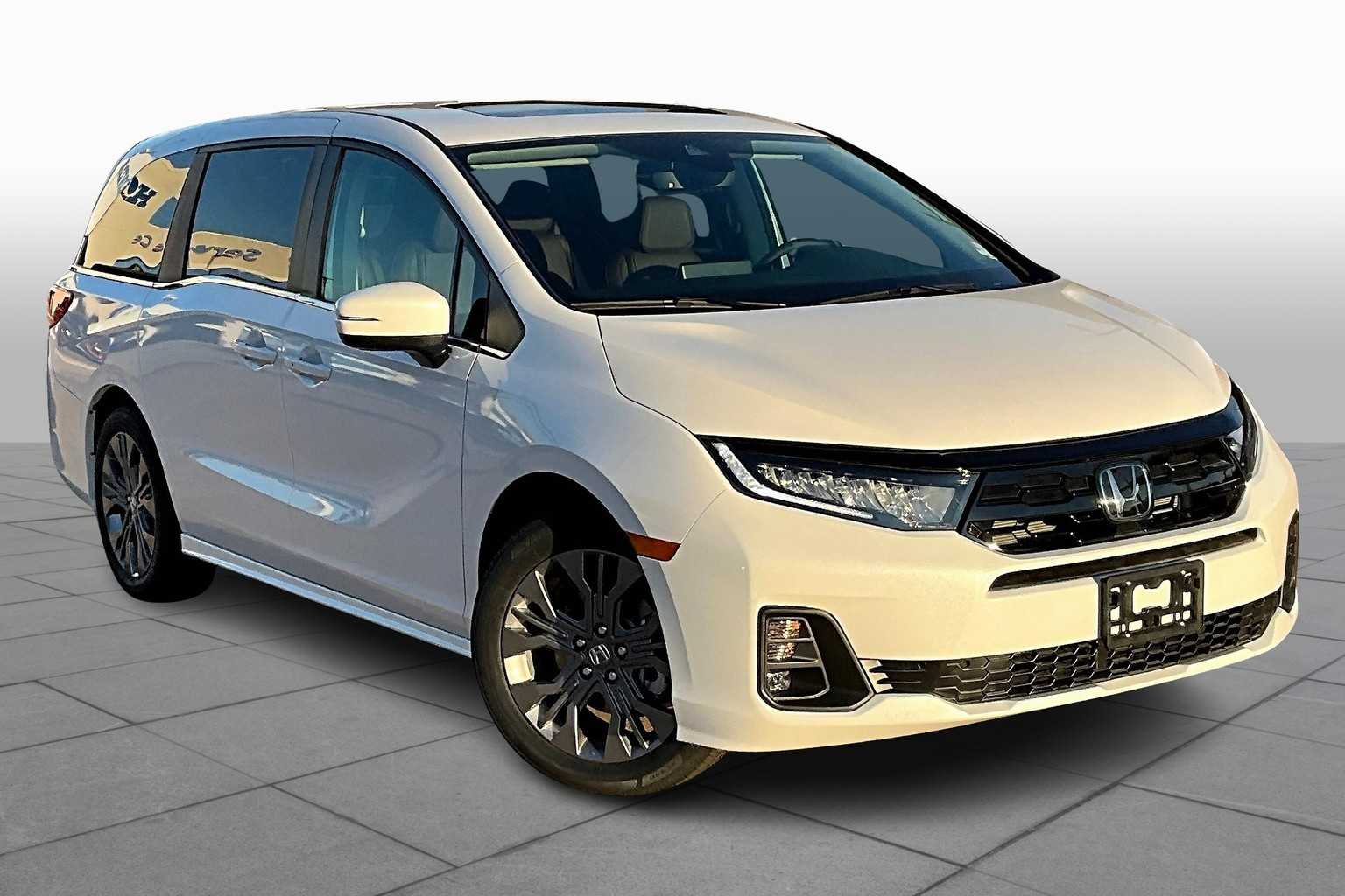 2025 Honda Odyssey Touring photo 2