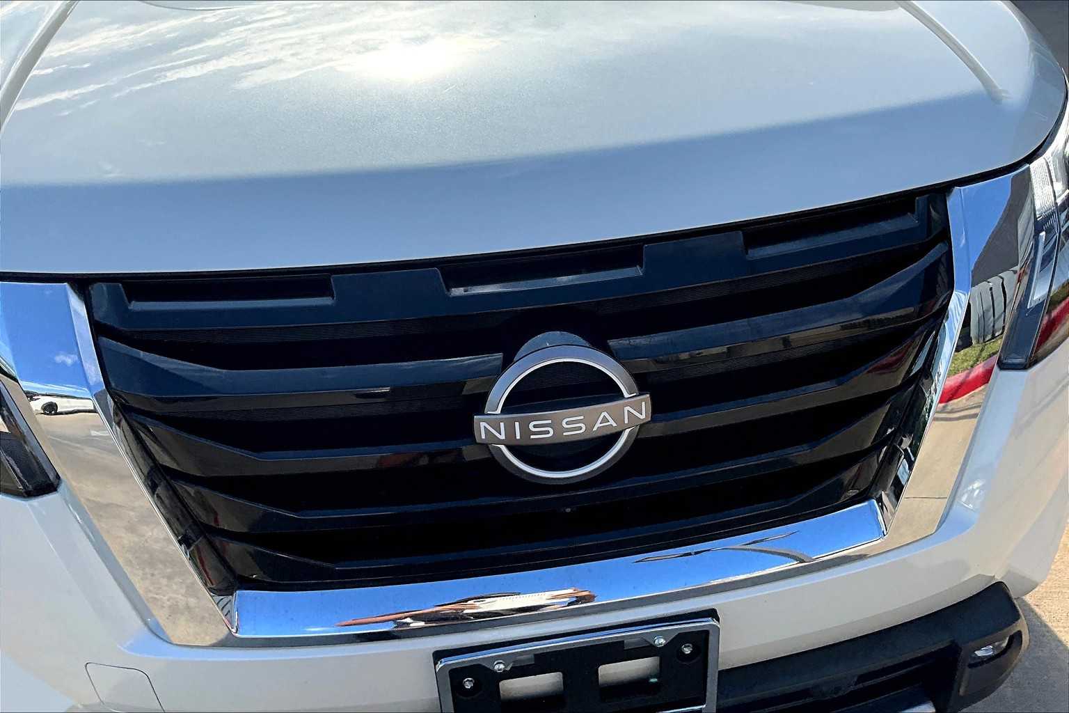 2022 Nissan Pathfinder Platinum photo 26