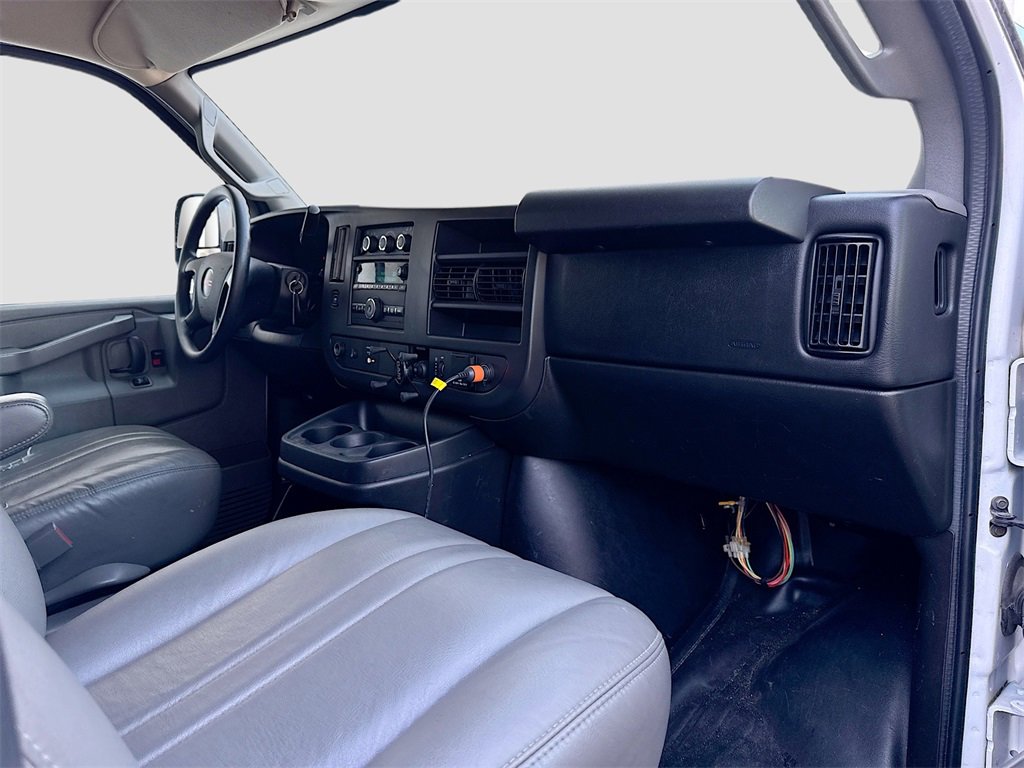 2016 Gmc Savana Cargo 3500 photo 26