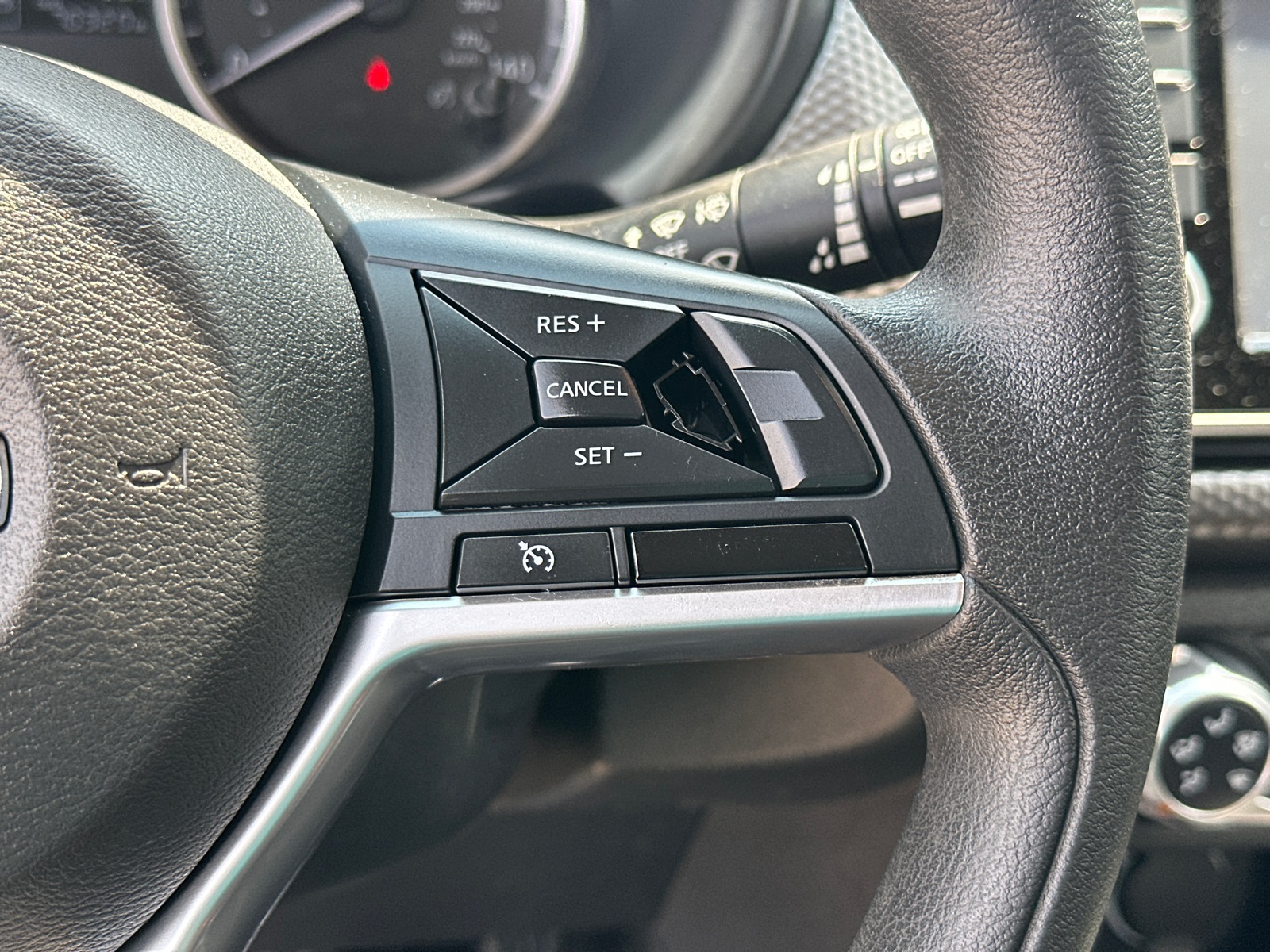 2020 Nissan Kicks S photo 23