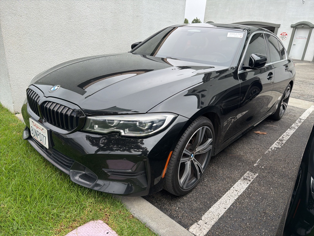2020 BMW 3 Series 330i's photo