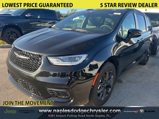 2026 Chrysler Pacifica Limited's photo