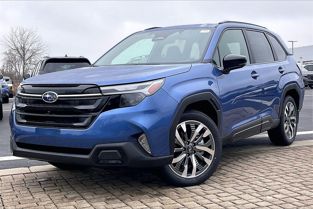 2025 Subaru Forester Touring photo 2