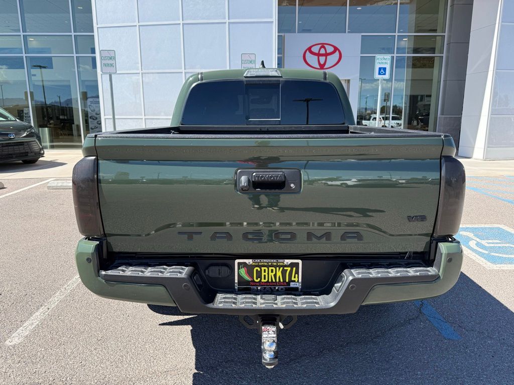 2022 Toyota Tacoma TRD Off-Road photo 3