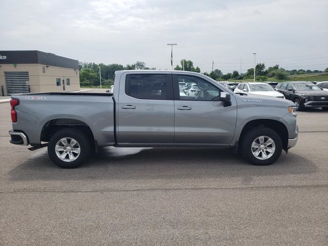 2025 Chevrolet Silverado 1500 LT photo 4