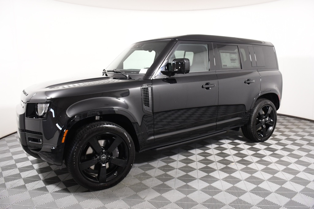 2025 Land Rover Defender 110 X-Dynamic SE photo 2