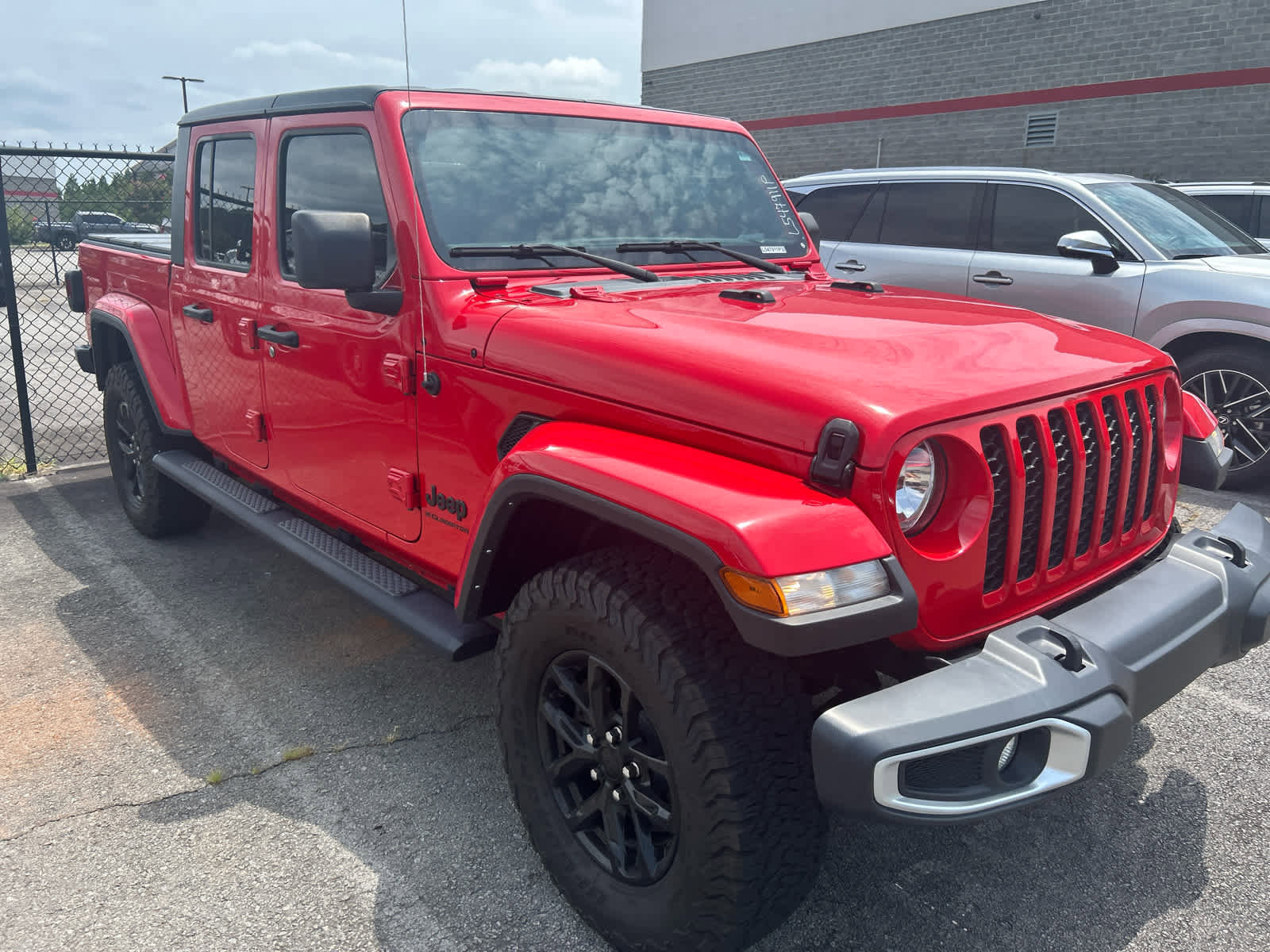 Used 2023 Jeep Gladiator Sport S with VIN 1C6HJTAG5PL547911 for sale in Little Rock
