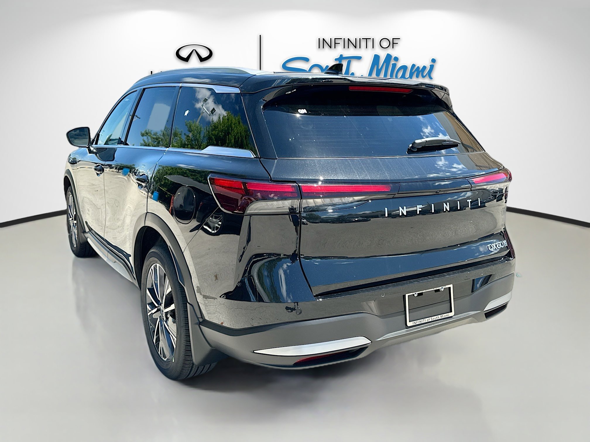 2026 Infiniti QX60 Luxe photo 4