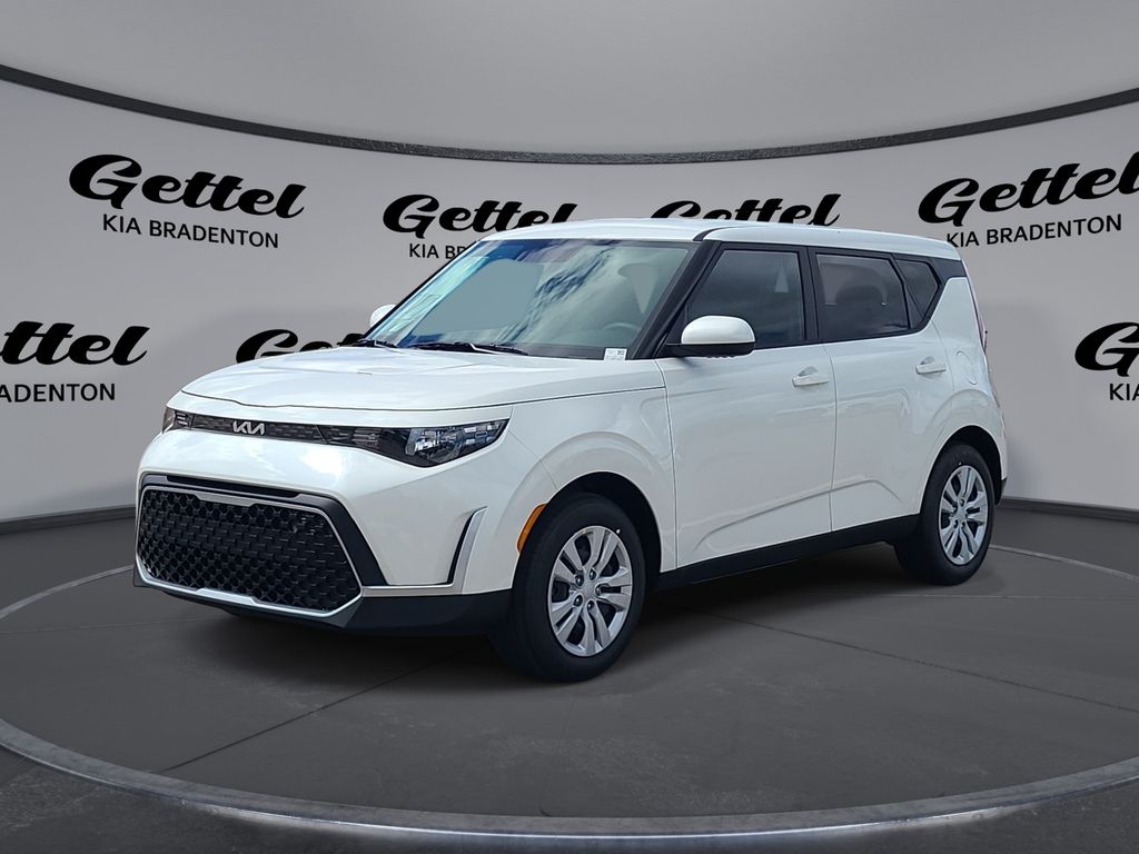 2025 Kia Soul LX's photo