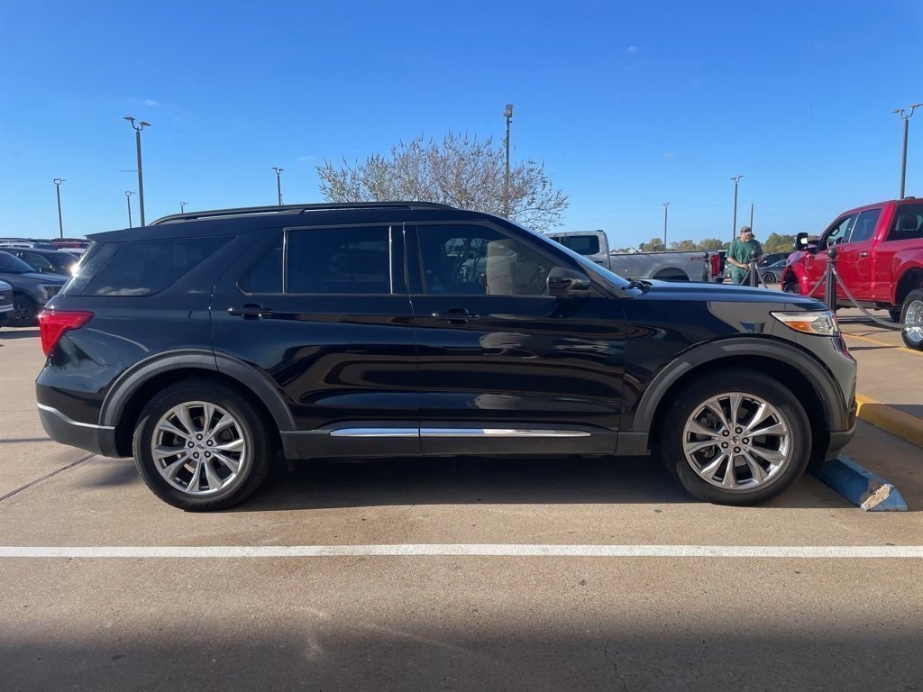 2020 Ford Explorer XLT photo 2