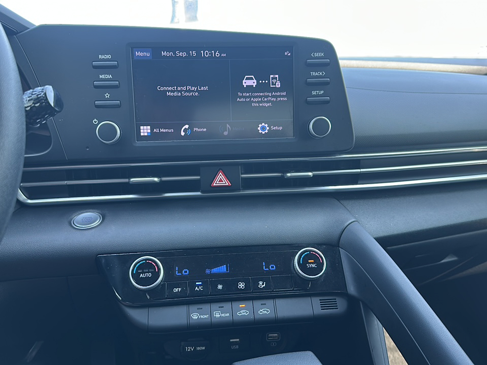 2023 Hyundai Elantra SEL photo 18