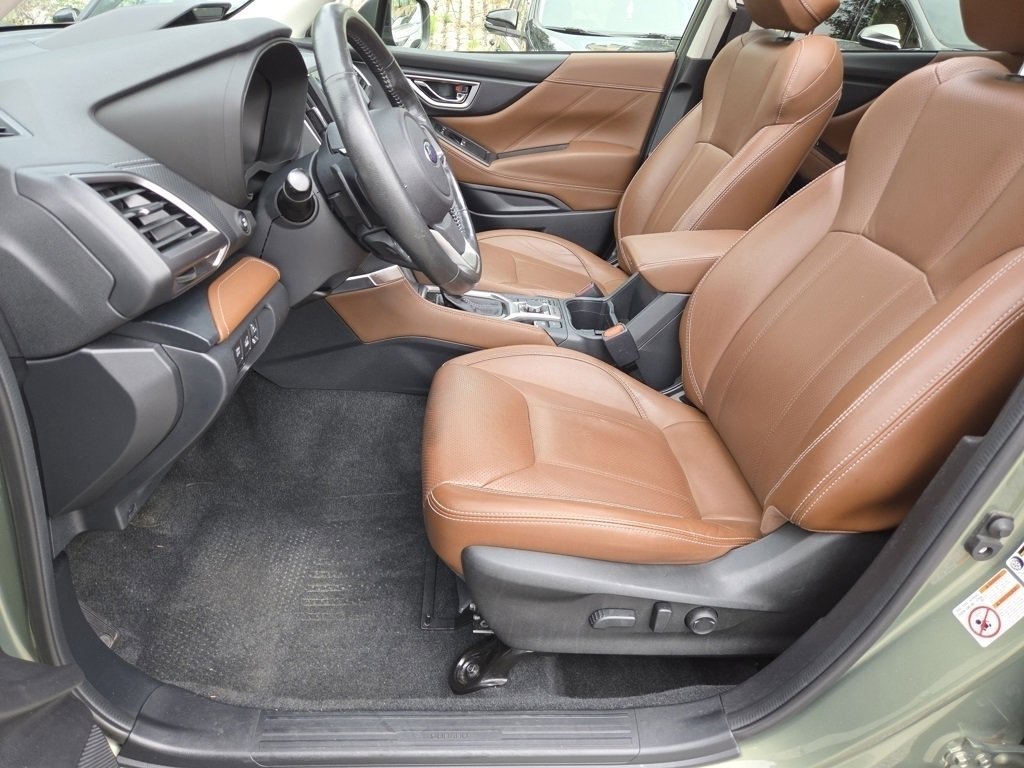 2020 Subaru Forester Touring photo 2