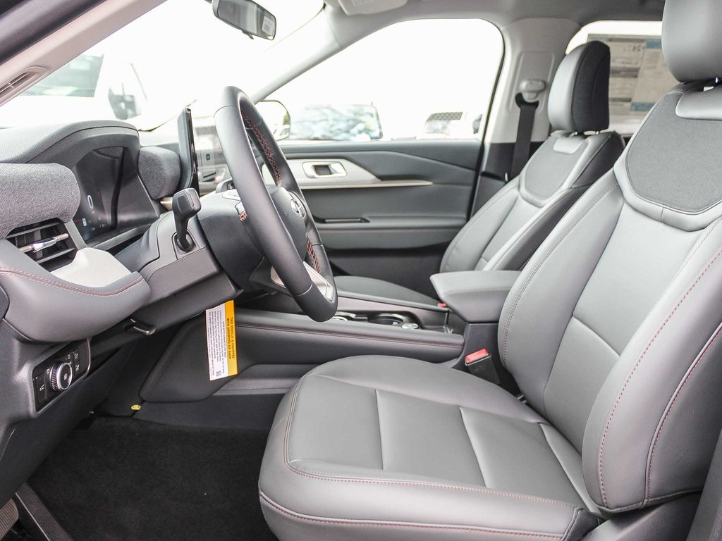 2025 Ford Explorer photo 12