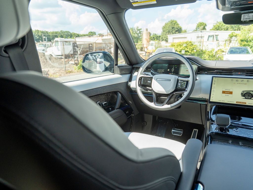 2025 Land Rover Range Rover Sport SE photo 15