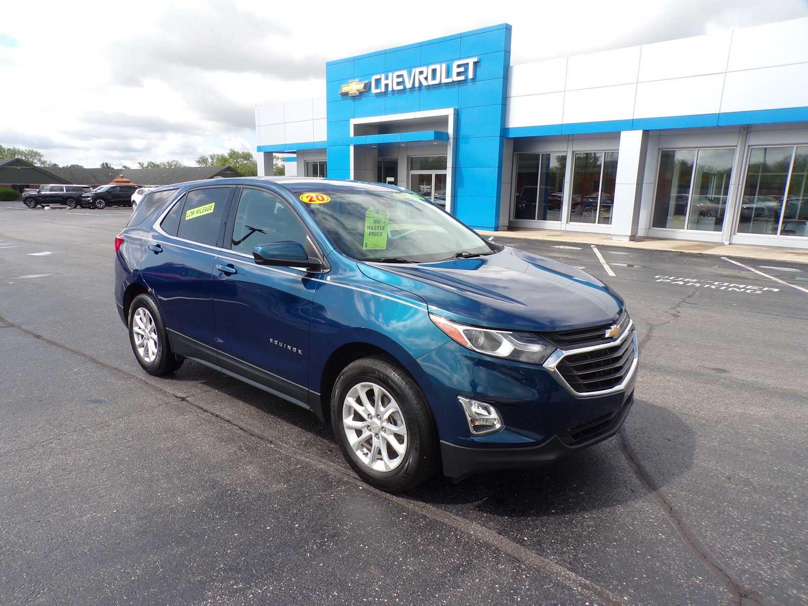 Used 2020 Chevrolet Equinox LT with VIN 2GNAXUEV5L6169106 for sale in Alexandria, IN