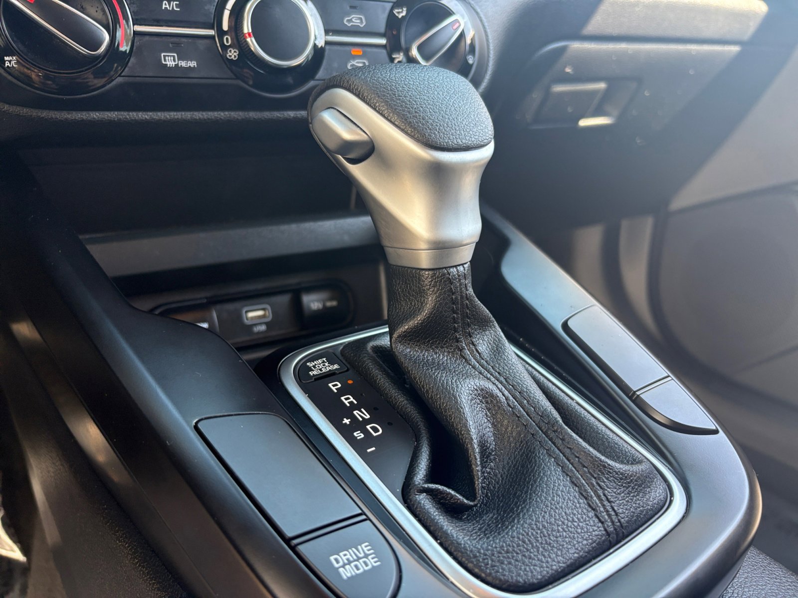 2024 Kia Soul LX photo 21