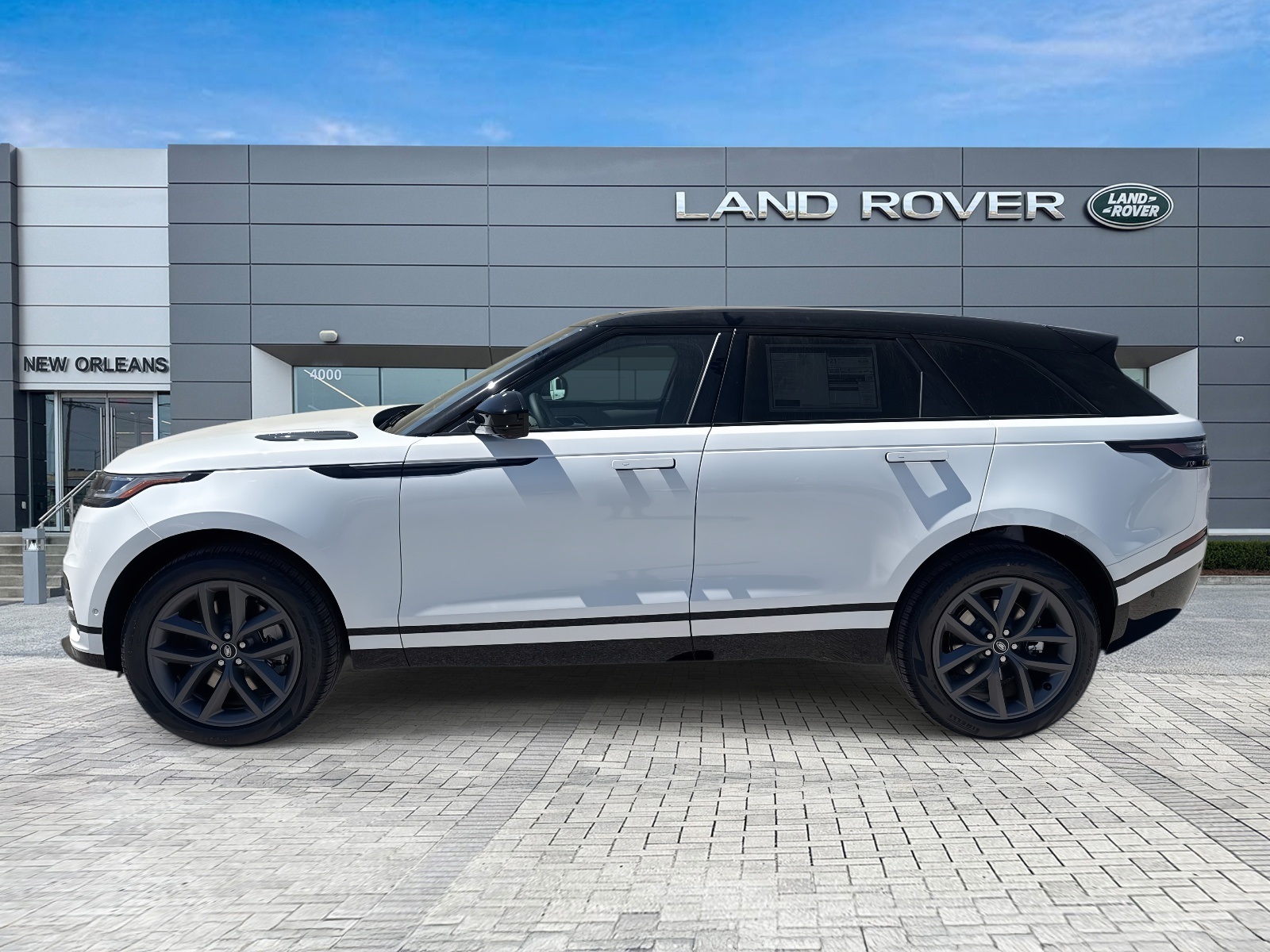 2026 Land Rover Range Rover Velar SE photo 2
