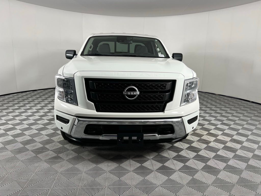 2024 Nissan Titan SV photo 8