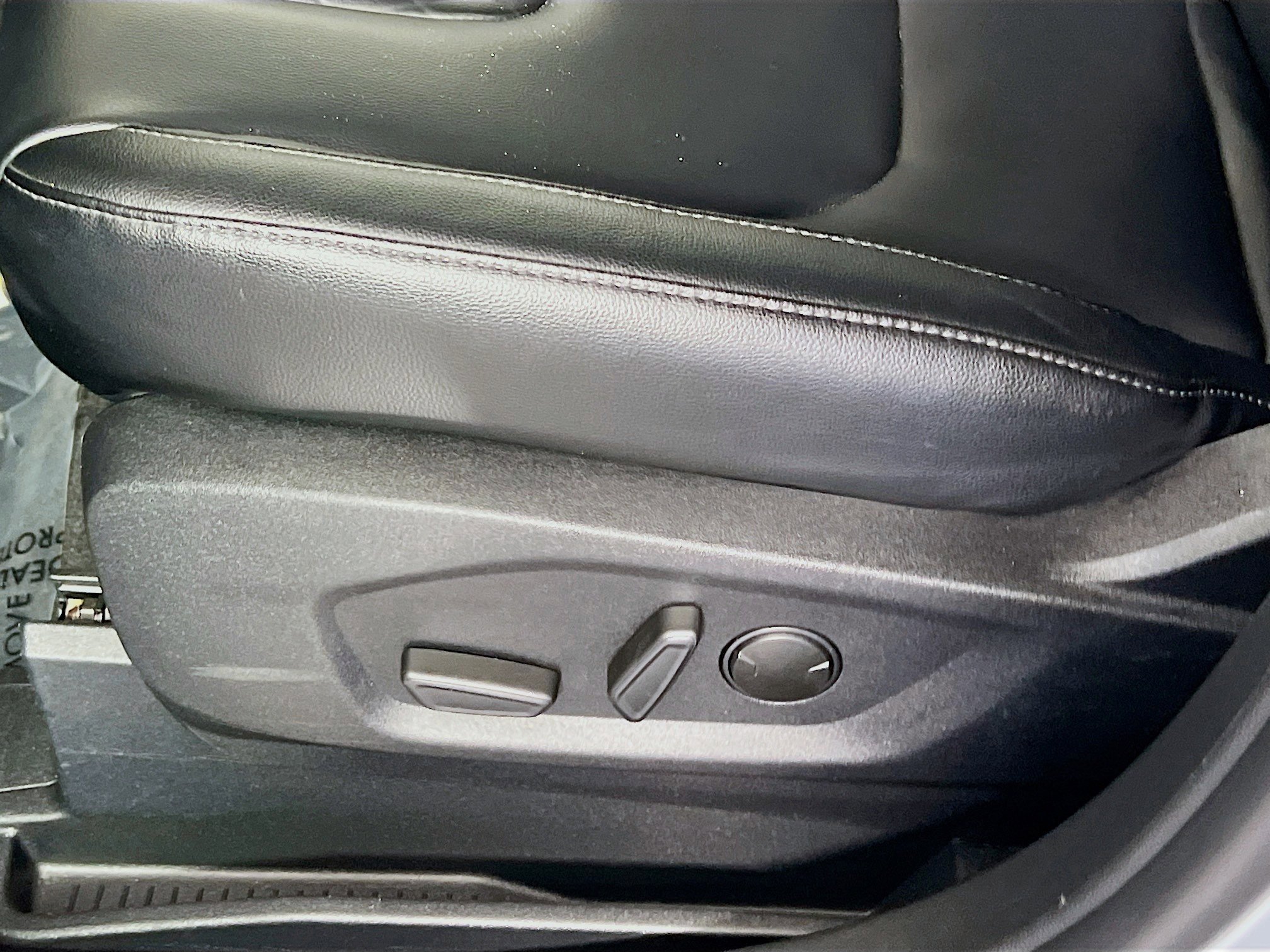 2024 Ford Edge Titanium photo 13