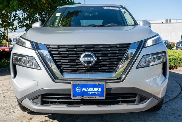 2022 Nissan Rogue SV photo 3