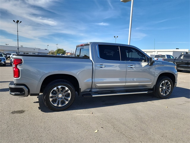 2024 Chevrolet Silverado 1500 High Country photo 2