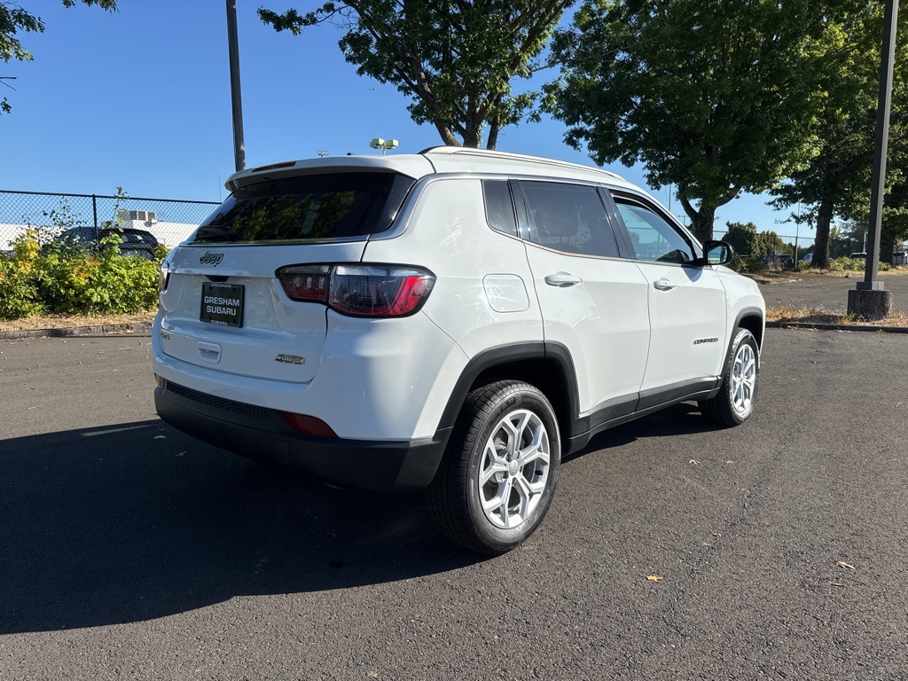 2024 Jeep Compass Latitude photo 4