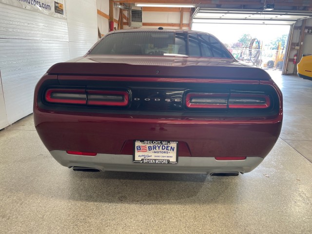 2018 Dodge Challenger R/T photo 3