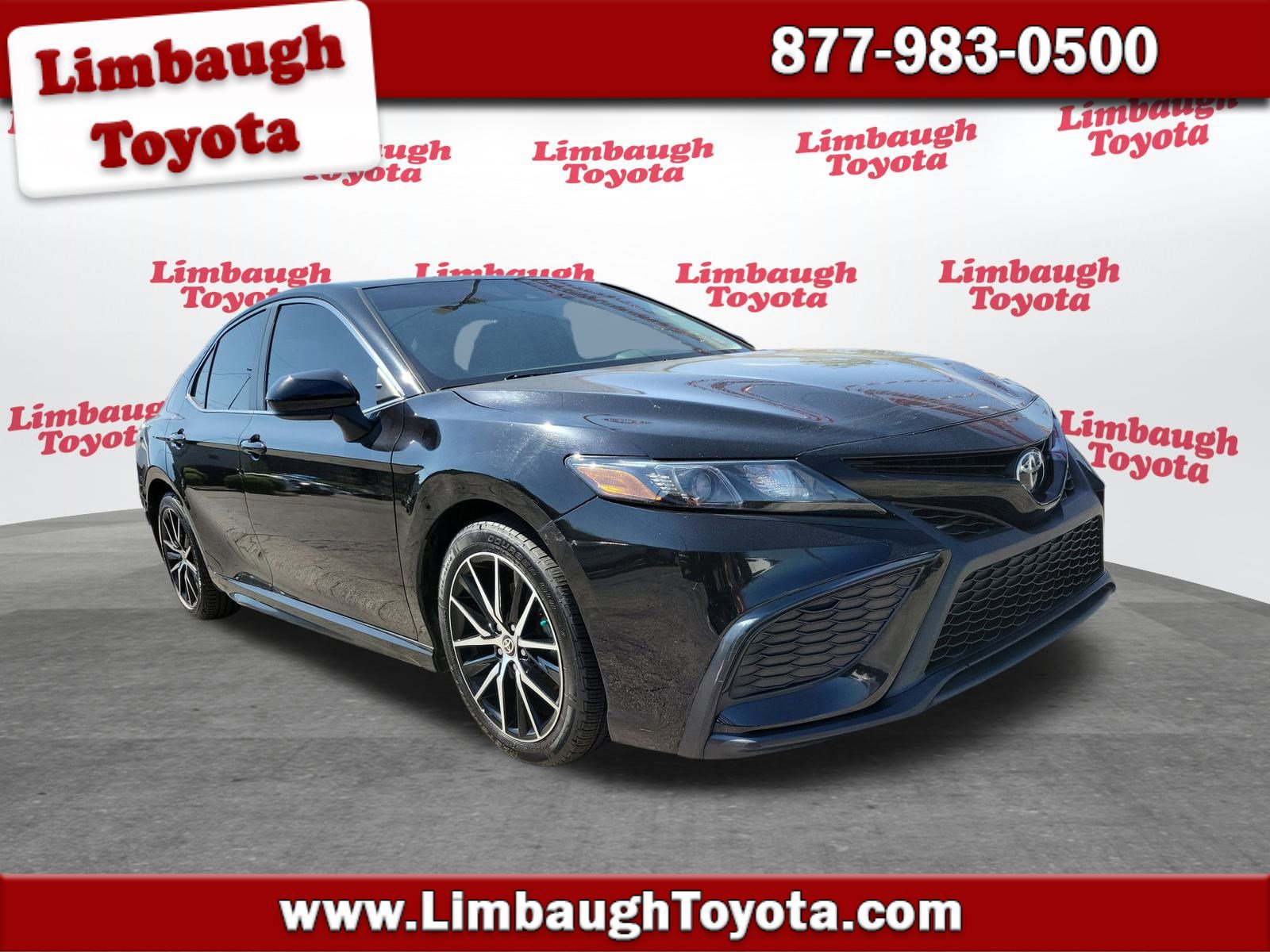 2021 Toyota Camry SE's photo