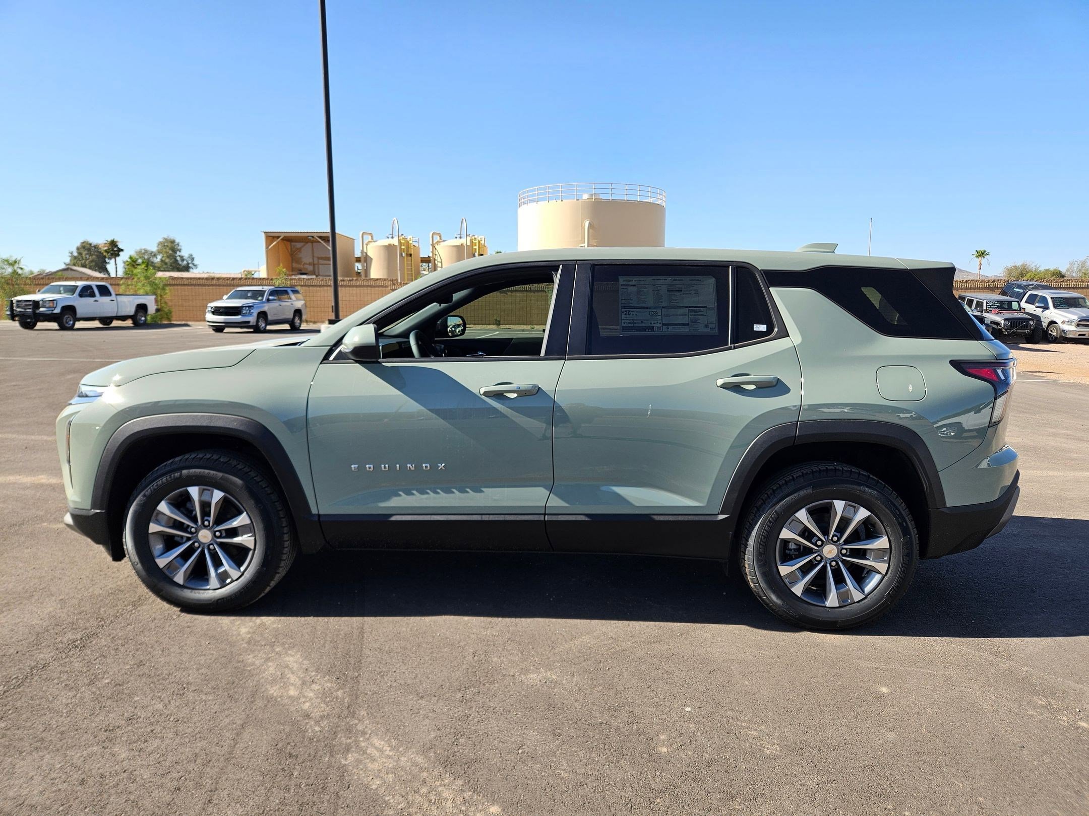 2026 Chevrolet Equinox LT photo 2