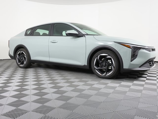 2025 Kia K4 EX photo 3